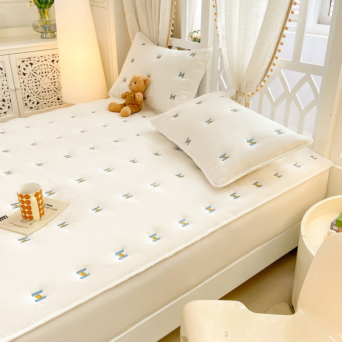 91家纺网 家纺一手货源 找家纺 安逸恋 2025新款简约新疆棉花单床笠床笠单件单品床笠 奶白