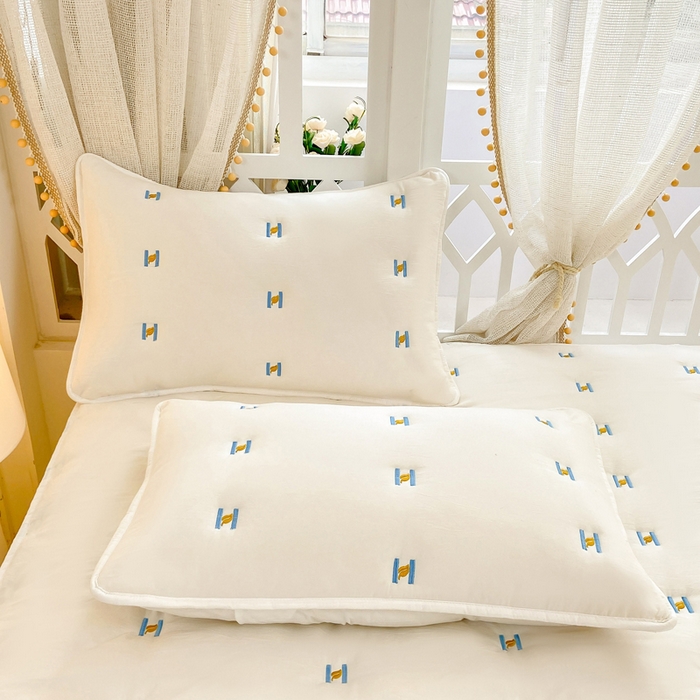 91家纺网 家纺一手货源 找家纺 安逸恋 2025新款简约新疆棉花单床笠床笠单件单品床笠 奶白