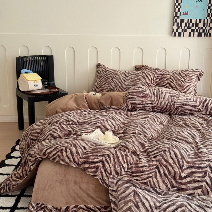 91家纺网 家纺一手货源 找家纺 （总）于果 2025新款牛奶绒印花四件套