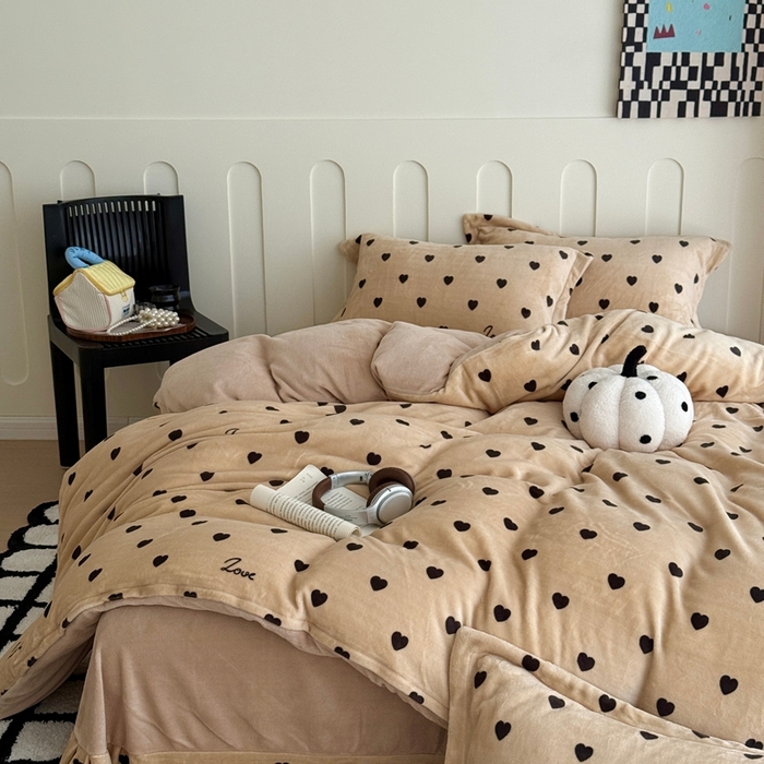 91家纺网 家纺一手货源 找家纺 （总）于果 2025新款牛奶绒印花四件套