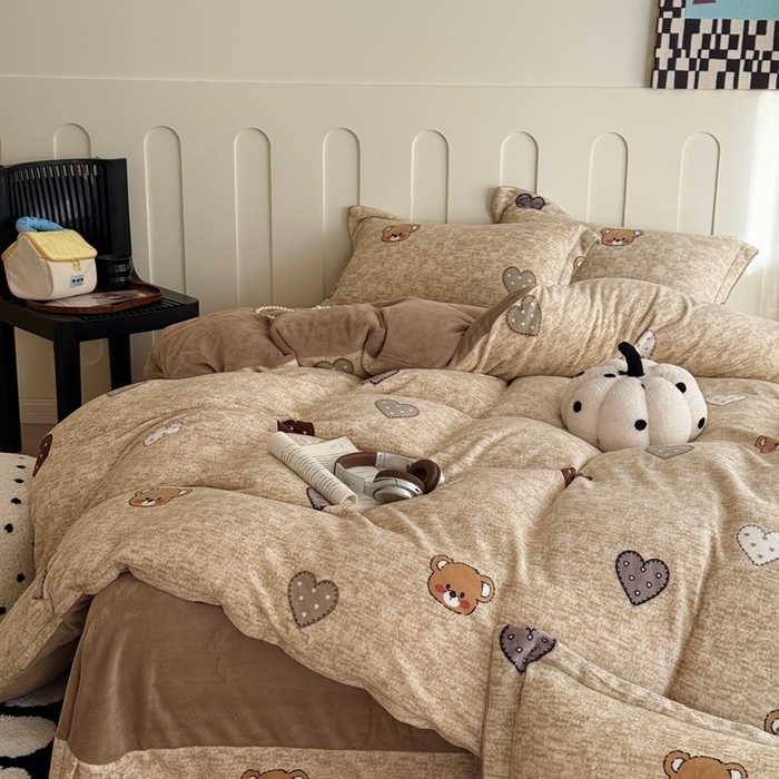 91家纺网 家纺一手货源 找家纺 （总）于果 2025新款牛奶绒印花四件套