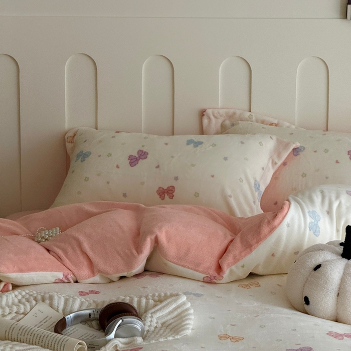 91家纺网 家纺一手货源 找家纺 于果 2025新款牛奶绒印花四件套 蝴蝶星空