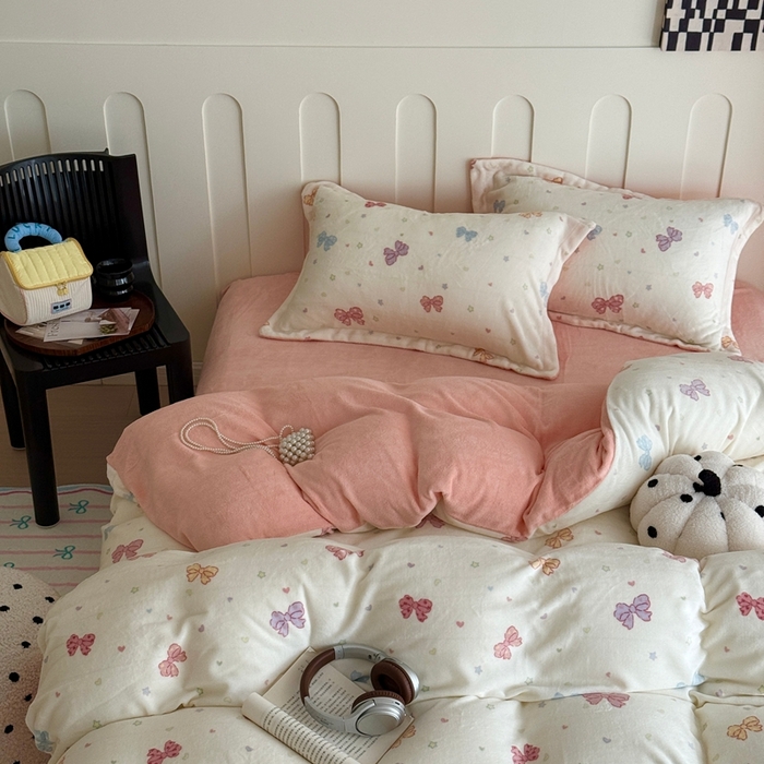 91家纺网 家纺一手货源 找家纺 于果 2025新款牛奶绒印花四件套 蝴蝶星空