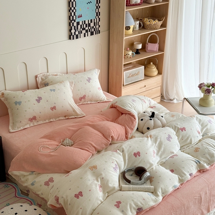 91家纺网 家纺一手货源 找家纺 于果 2025新款牛奶绒印花四件套 蝴蝶星空