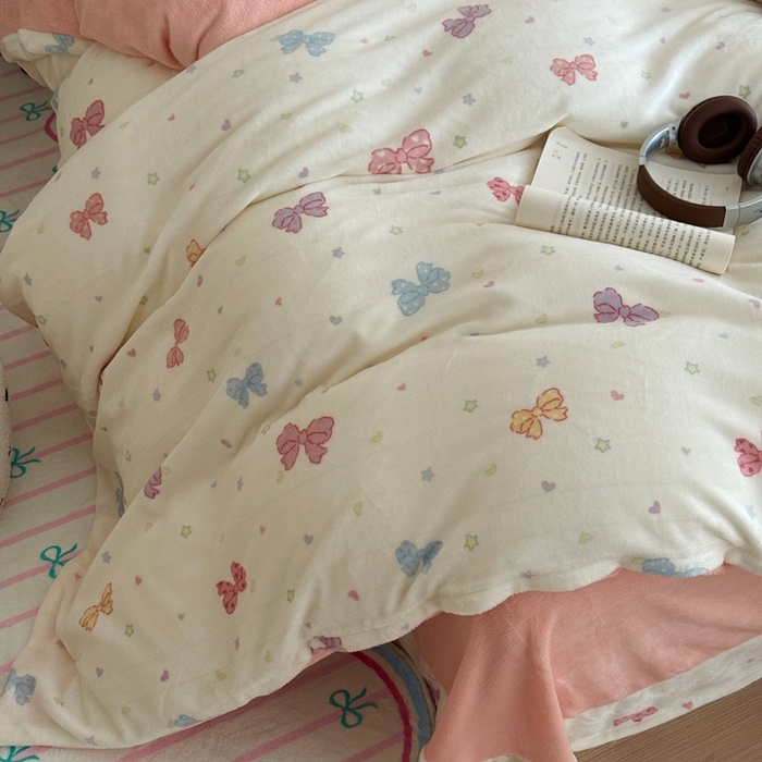 91家纺网 家纺一手货源 找家纺 于果 2025新款牛奶绒印花四件套 蝴蝶星空