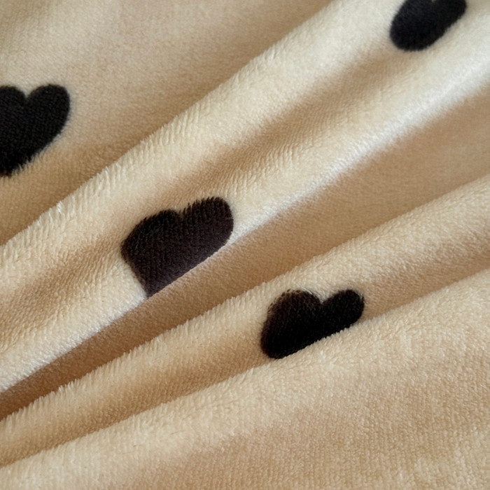 91家纺网 家纺一手货源 找家纺 于果 2025新款牛奶绒印花四件套 咖爱心