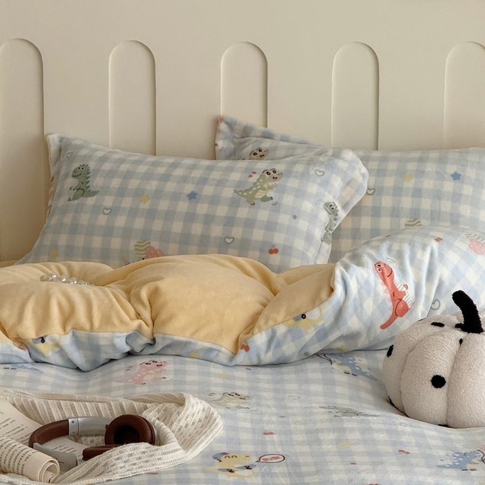 91家纺网 家纺一手货源 找家纺 于果 2025新款牛奶绒印花四件套 恐龙乐园