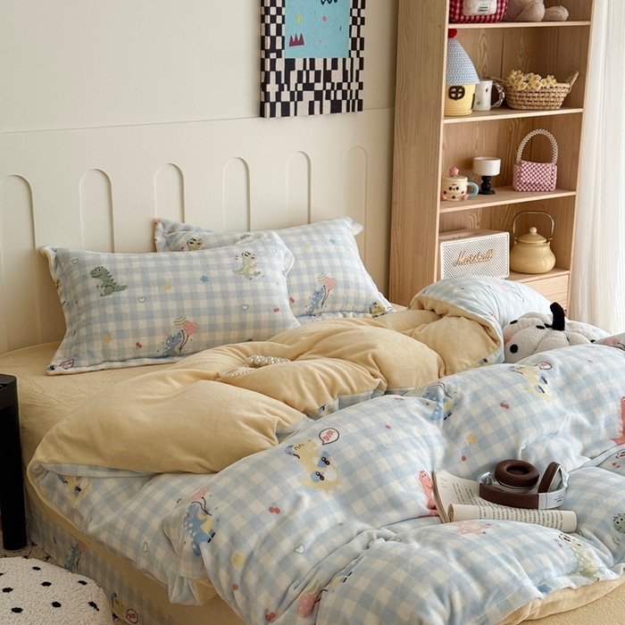 91家纺网 家纺一手货源 找家纺 于果 2025新款牛奶绒印花四件套 恐龙乐园