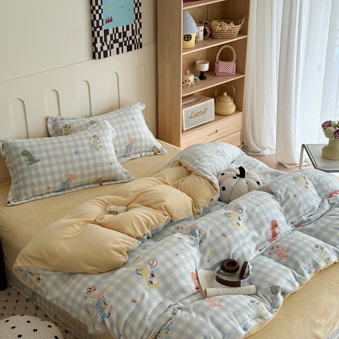 91家纺网 家纺一手货源 找家纺 于果 2025新款牛奶绒印花四件套 恐龙乐园