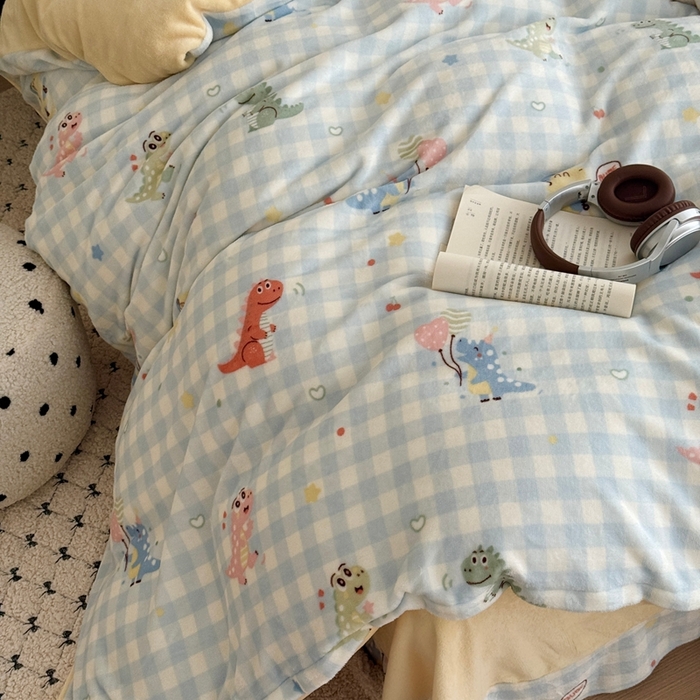 91家纺网 家纺一手货源 找家纺 于果 2025新款牛奶绒印花四件套 恐龙乐园