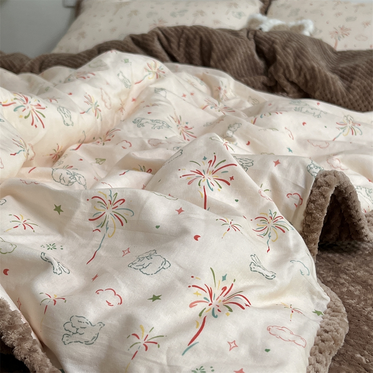 91家纺网 家纺一手货源 找家纺 荣轩 2025秋冬必备新品棉加绒华夫格提花绒工艺款四件套（铺床版） 马上好运