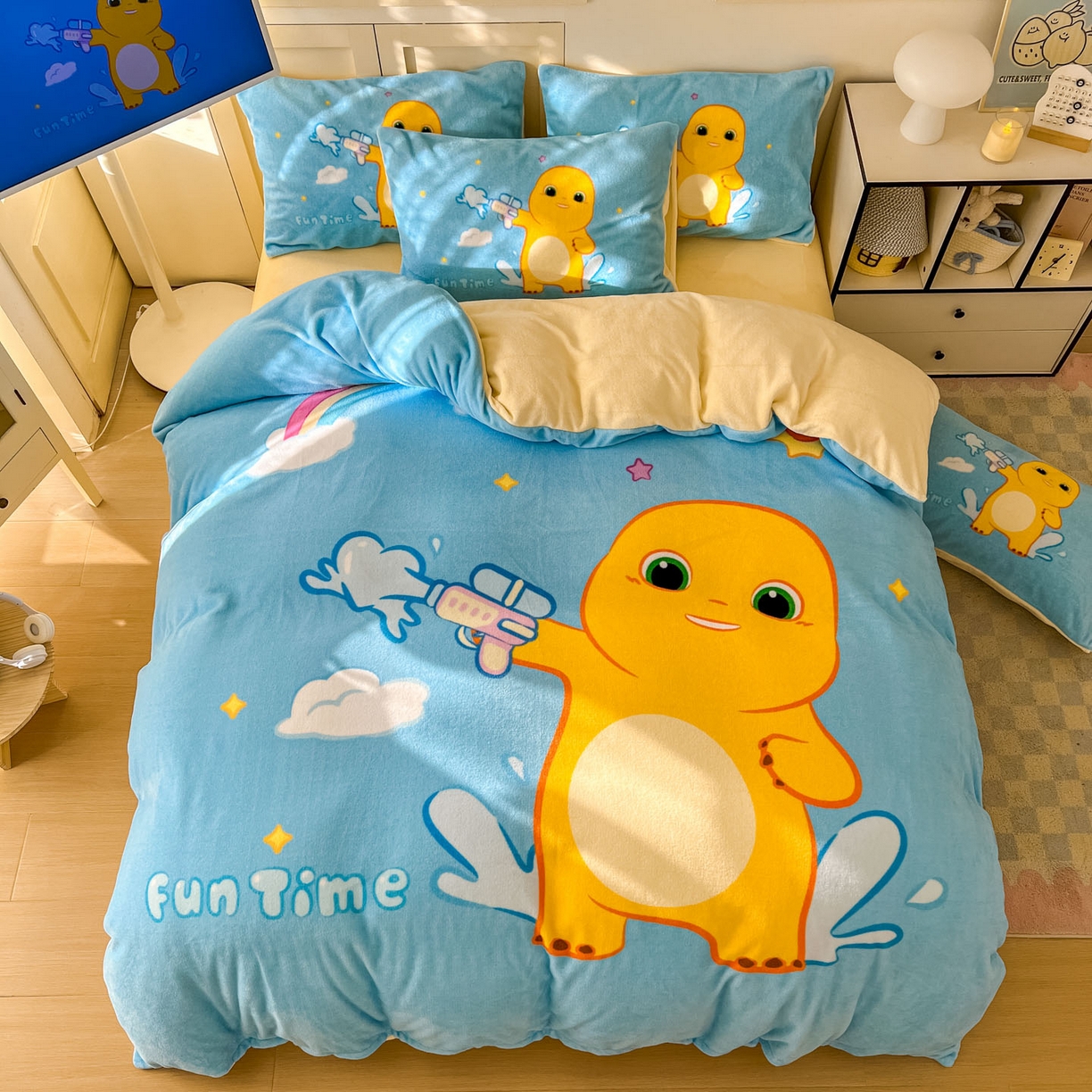 91家纺网 家纺一手货源 找家纺 浩诚 2025秋冬新款高克重牛奶绒大版卡通四件套 快乐狂欢