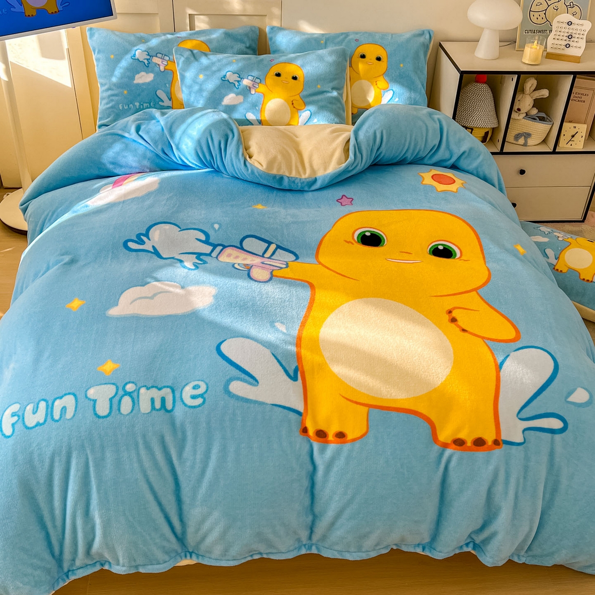 91家纺网 家纺一手货源 找家纺 浩诚 2025秋冬新款高克重牛奶绒大版卡通四件套 快乐狂欢