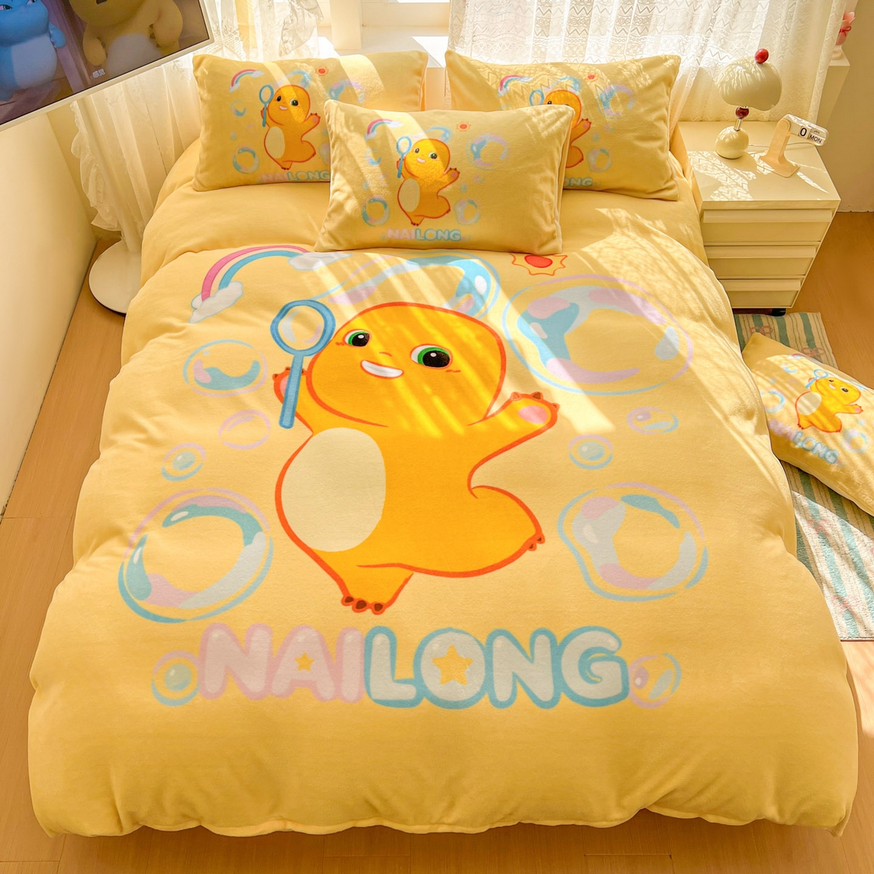 91家纺网 家纺一手货源 找家纺 浩诚 2025秋冬新款高克重牛奶绒大版卡通四件套 小奶龙