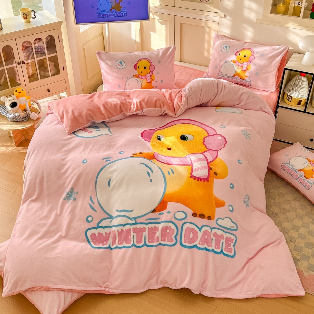 91家纺网 家纺一手货源 找家纺 浩诚 2025秋冬新款高克重牛奶绒大版卡通四件套 雪地达人