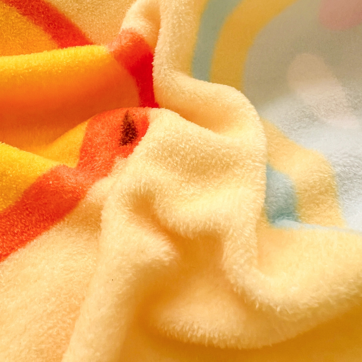 91家纺网 家纺一手货源 找家纺 浩诚 2025秋冬新款高克重牛奶绒大版卡通四件套 小奶龙