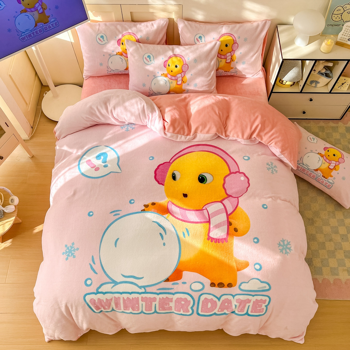 91家纺网 家纺一手货源 找家纺 浩诚 2025秋冬新款高克重牛奶绒大版卡通四件套 雪地达人