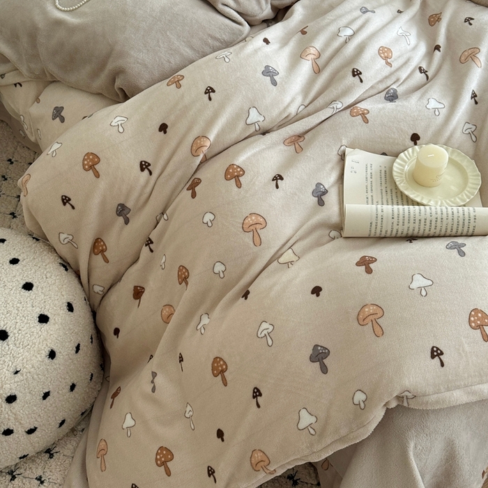 91家纺网 家纺一手货源 找家纺 于果 2025新款牛奶绒印花四件套 蘑菇