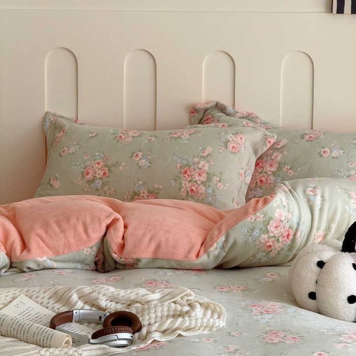 91家纺网 家纺一手货源 找家纺 于果 2025新款牛奶绒印花四件套 沐熙花-绿