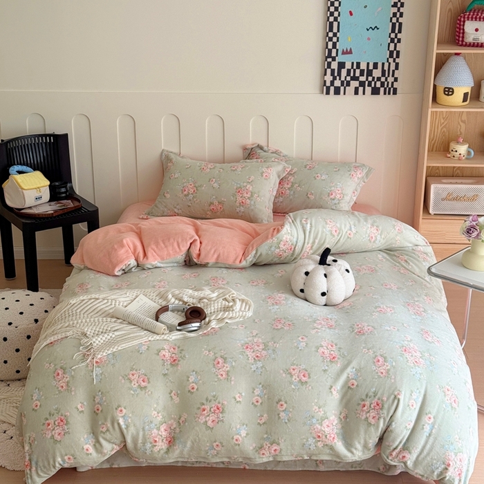 91家纺网 家纺一手货源 找家纺 于果 2025新款牛奶绒印花四件套 沐熙花-绿