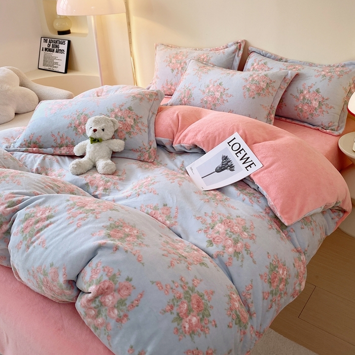 91家纺网 家纺一手货源 找家纺 于果 2025新款牛奶绒印花四件套 欧风花影