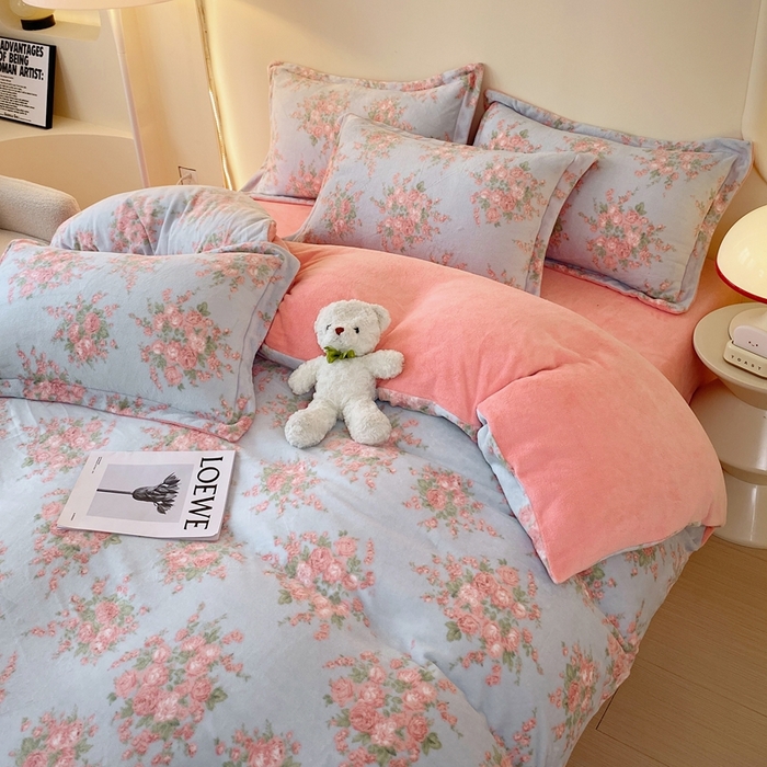 91家纺网 家纺一手货源 找家纺 于果 2025新款牛奶绒印花四件套 欧风花影