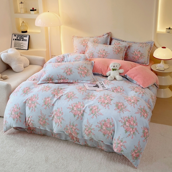 91家纺网 家纺一手货源 找家纺 于果 2025新款牛奶绒印花四件套 欧风花影