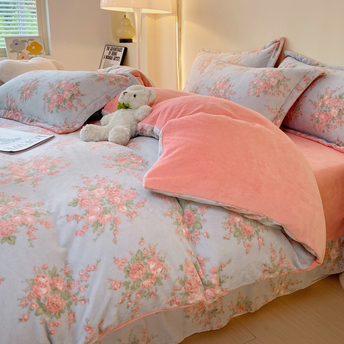 91家纺网 家纺一手货源 找家纺 于果 2025新款牛奶绒印花四件套 欧风花影