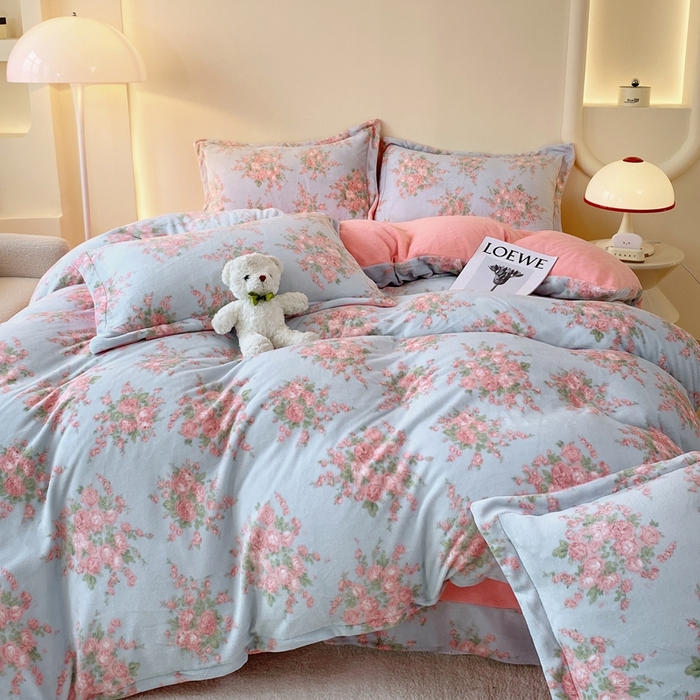 91家纺网 家纺一手货源 找家纺 于果 2025新款牛奶绒印花四件套 欧风花影