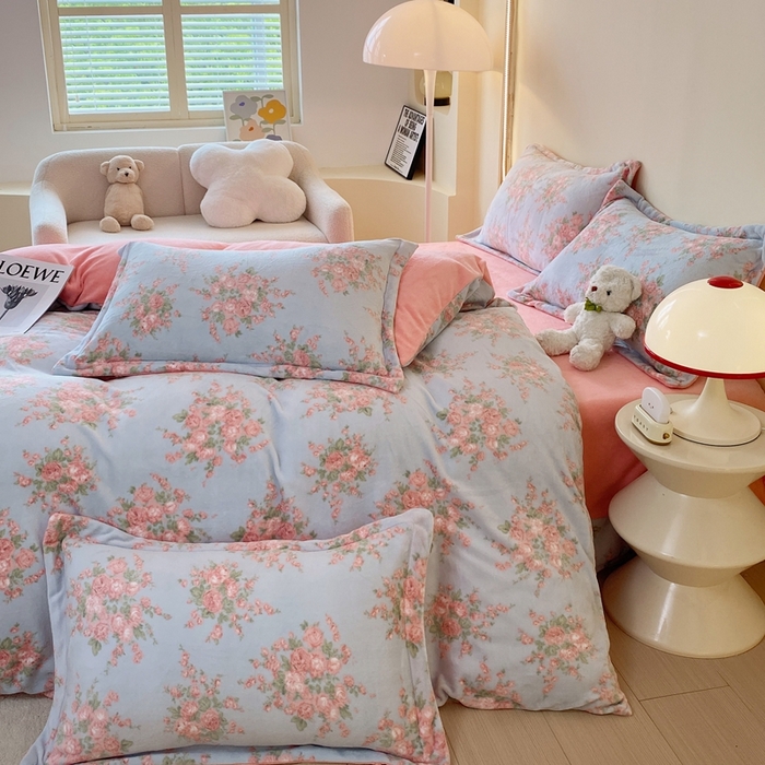 91家纺网 家纺一手货源 找家纺 于果 2025新款牛奶绒印花四件套 欧风花影