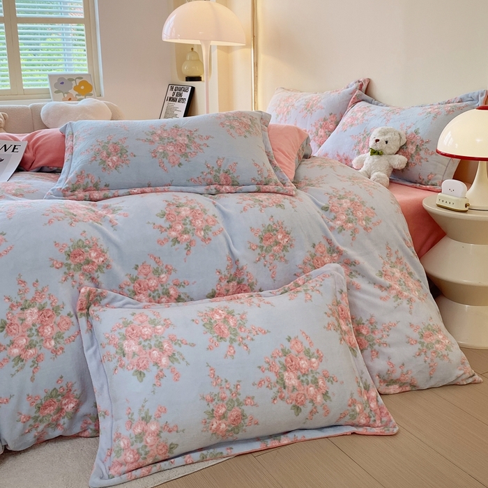 91家纺网 家纺一手货源 找家纺 于果 2025新款牛奶绒印花四件套 欧风花影