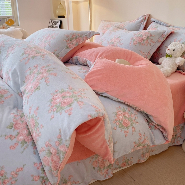 91家纺网 家纺一手货源 找家纺 于果 2025新款牛奶绒印花四件套 欧风花影