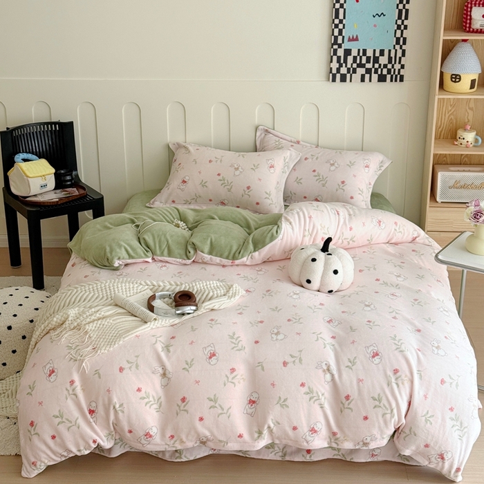 91家纺网 家纺一手货源 找家纺 于果 2025新款牛奶绒印花四件套 七红喜兔