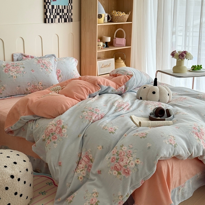 91家纺网 家纺一手货源 找家纺 于果 2025新款牛奶绒印花四件套 柔情花梦