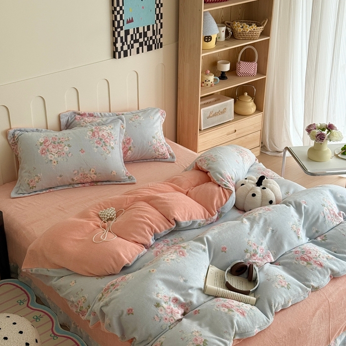 91家纺网 家纺一手货源 找家纺 于果 2025新款牛奶绒印花四件套 柔情花梦