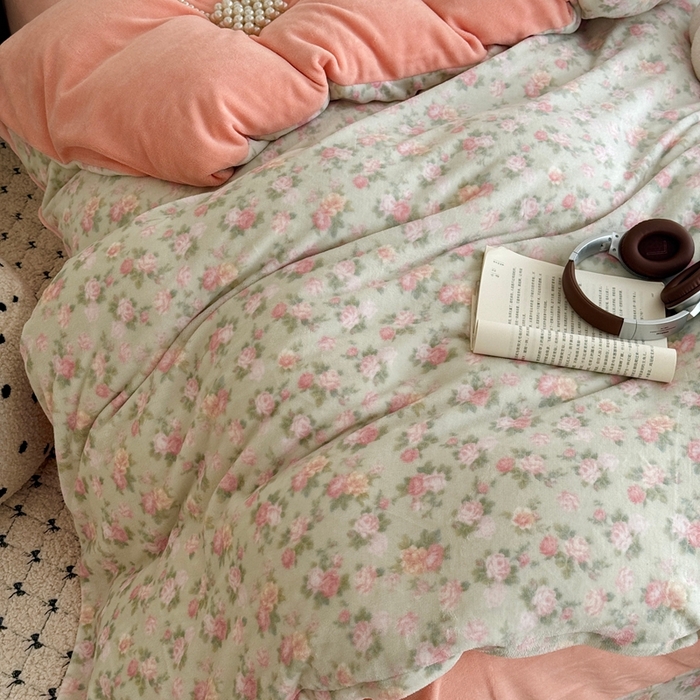 91家纺网 家纺一手货源 找家纺 于果 2025新款牛奶绒印花四件套 温馨花语-绿