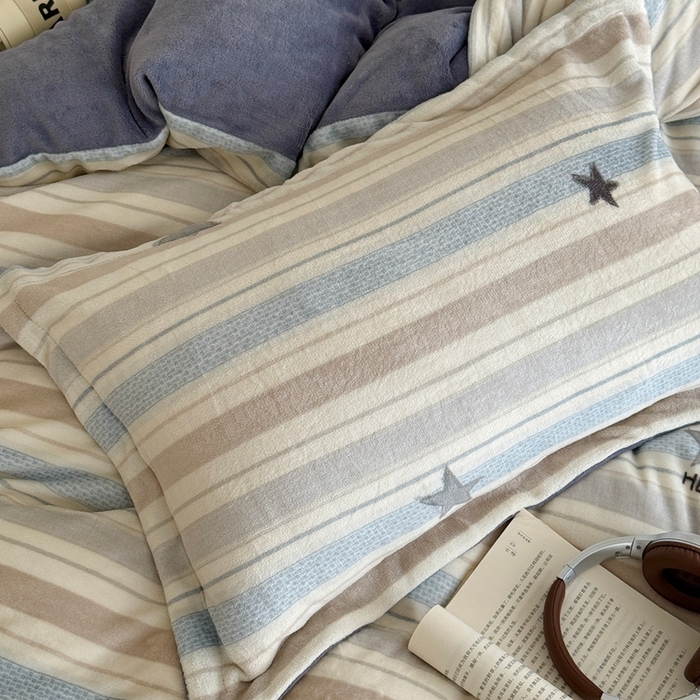 91家纺网 家纺一手货源 找家纺 于果 2025新款牛奶绒印花四件套 星动旋律