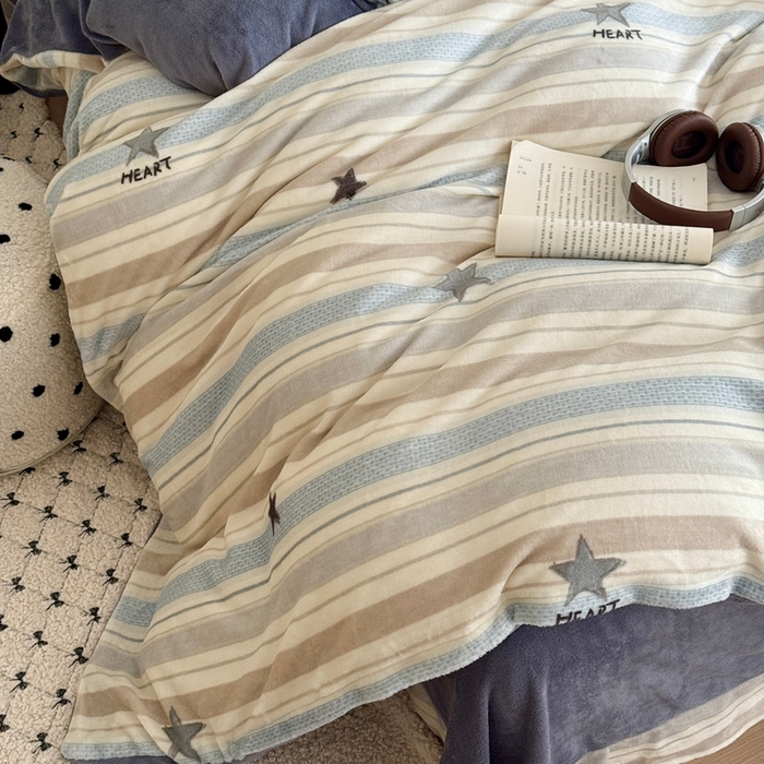 91家纺网 家纺一手货源 找家纺 于果 2025新款牛奶绒印花四件套 星动旋律