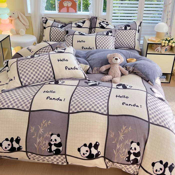 91家纺网 家纺一手货源 找家纺 于果 2025新款牛奶绒印花四件套 熊猫皮皮