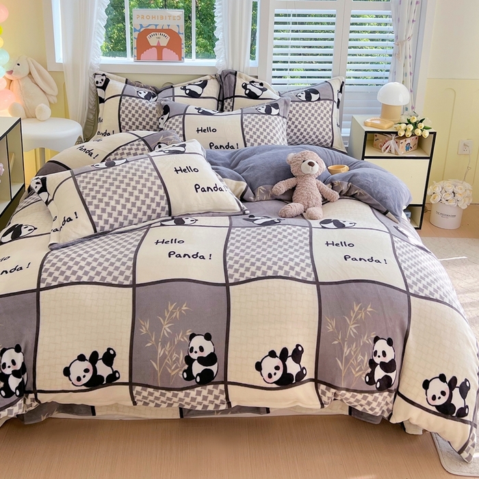 91家纺网 家纺一手货源 找家纺 于果 2025新款牛奶绒印花四件套 熊猫皮皮