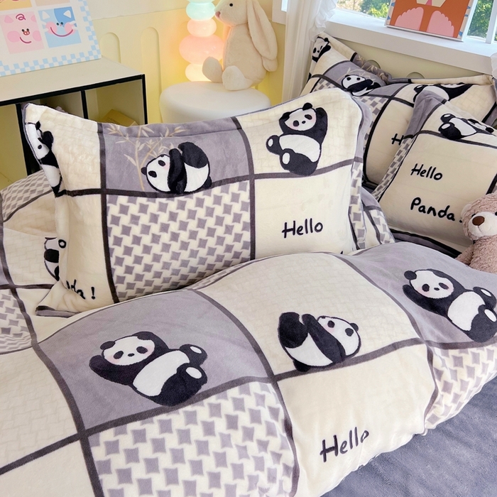 91家纺网 家纺一手货源 找家纺 于果 2025新款牛奶绒印花四件套 熊猫皮皮