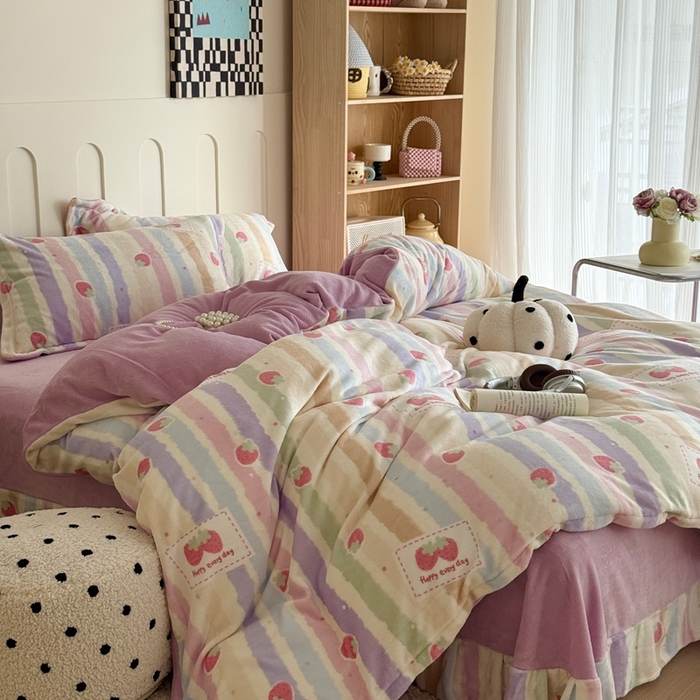 91家纺网 家纺一手货源 找家纺 于果 2025新款牛奶绒印花四件套 炫彩草莓