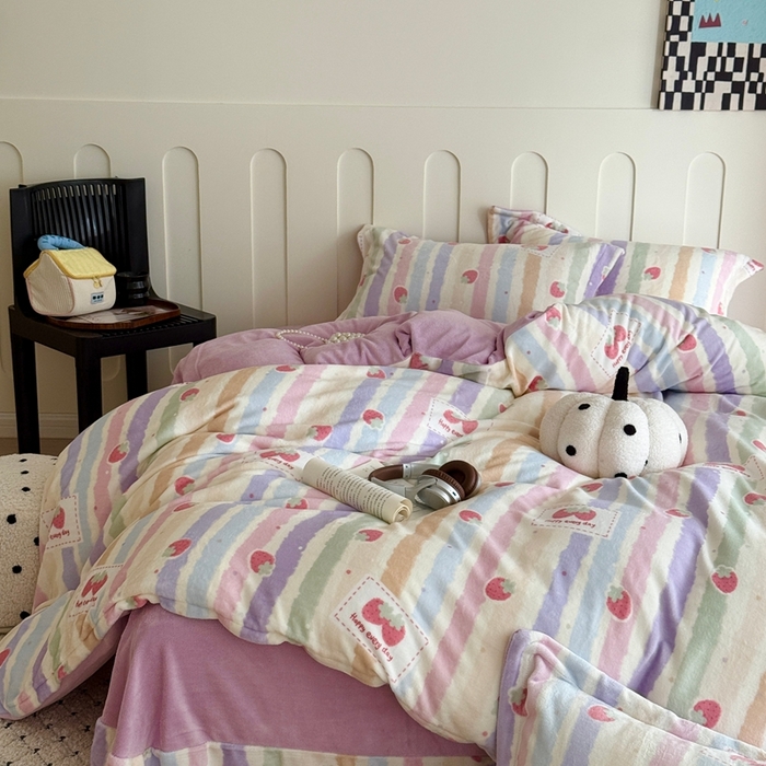 于果 2025新款牛奶绒印花四件套 炫彩草莓