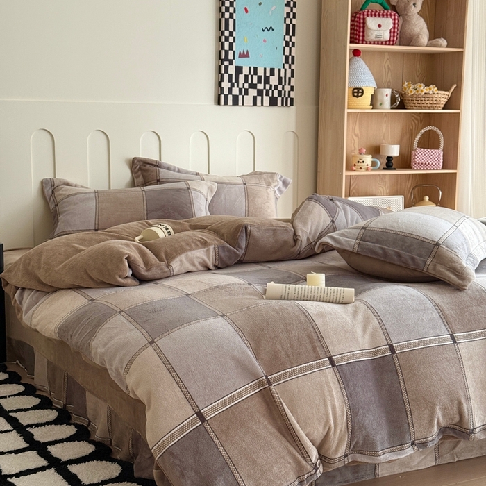 91家纺网 家纺一手货源 找家纺 于果 2025新款牛奶绒印花四件套 雅致格调