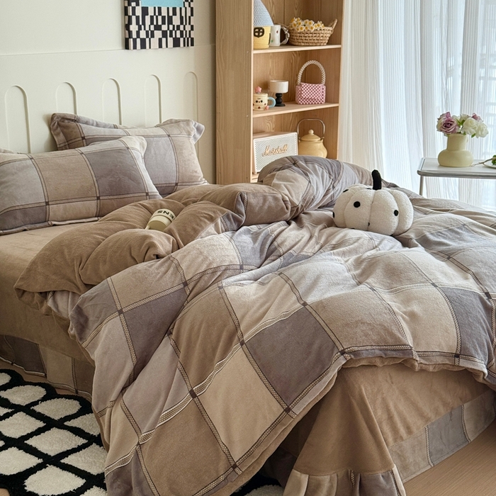 91家纺网 家纺一手货源 找家纺 于果 2025新款牛奶绒印花四件套 雅致格调