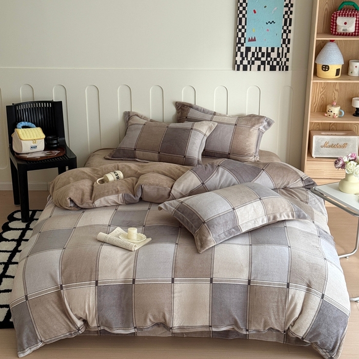 91家纺网 家纺一手货源 找家纺 于果 2025新款牛奶绒印花四件套 雅致格调