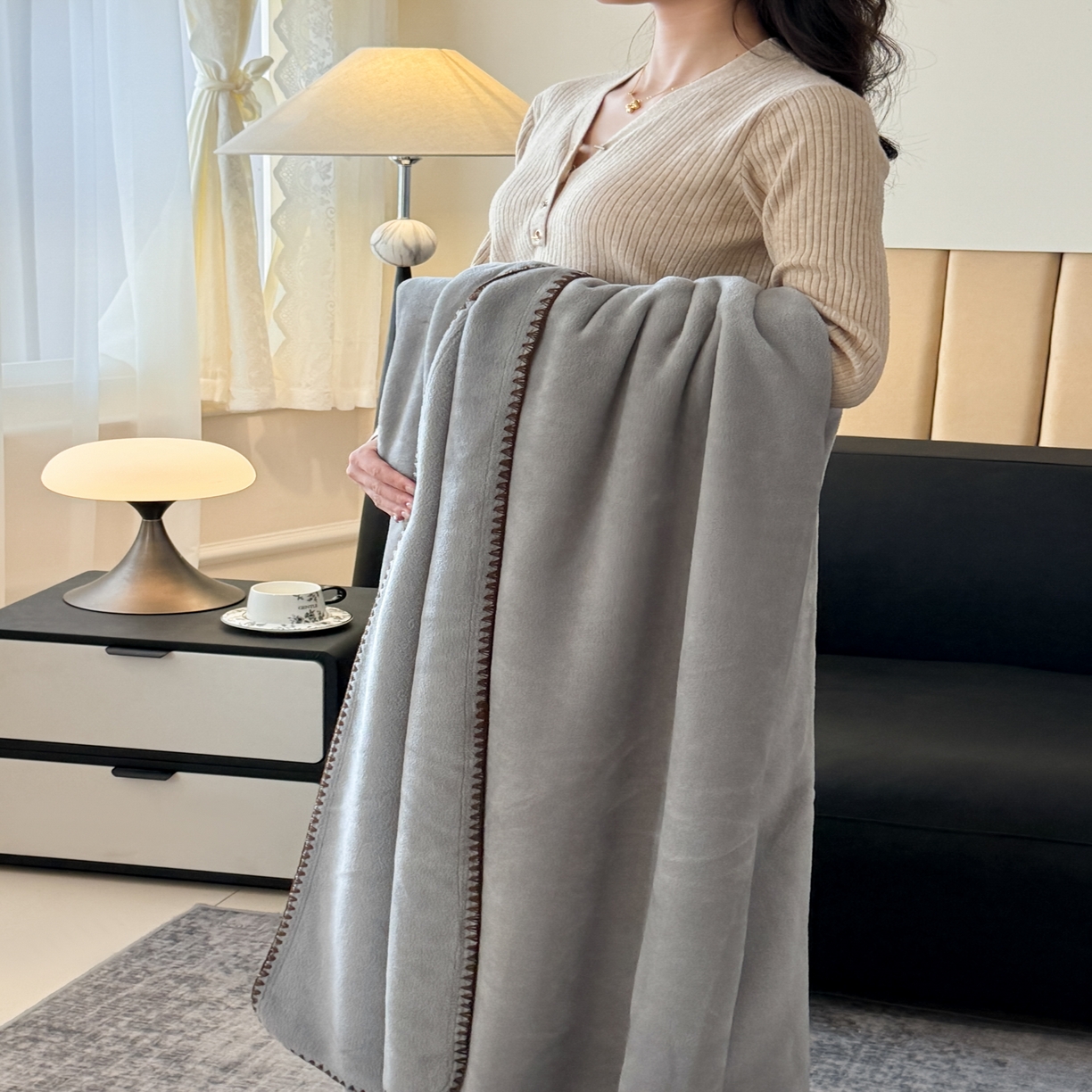 91家纺网 家纺一手货源 找家纺 金喜 2025新款双面仿羊绒多功能毯盖毯 毯子毛毯 气质灰