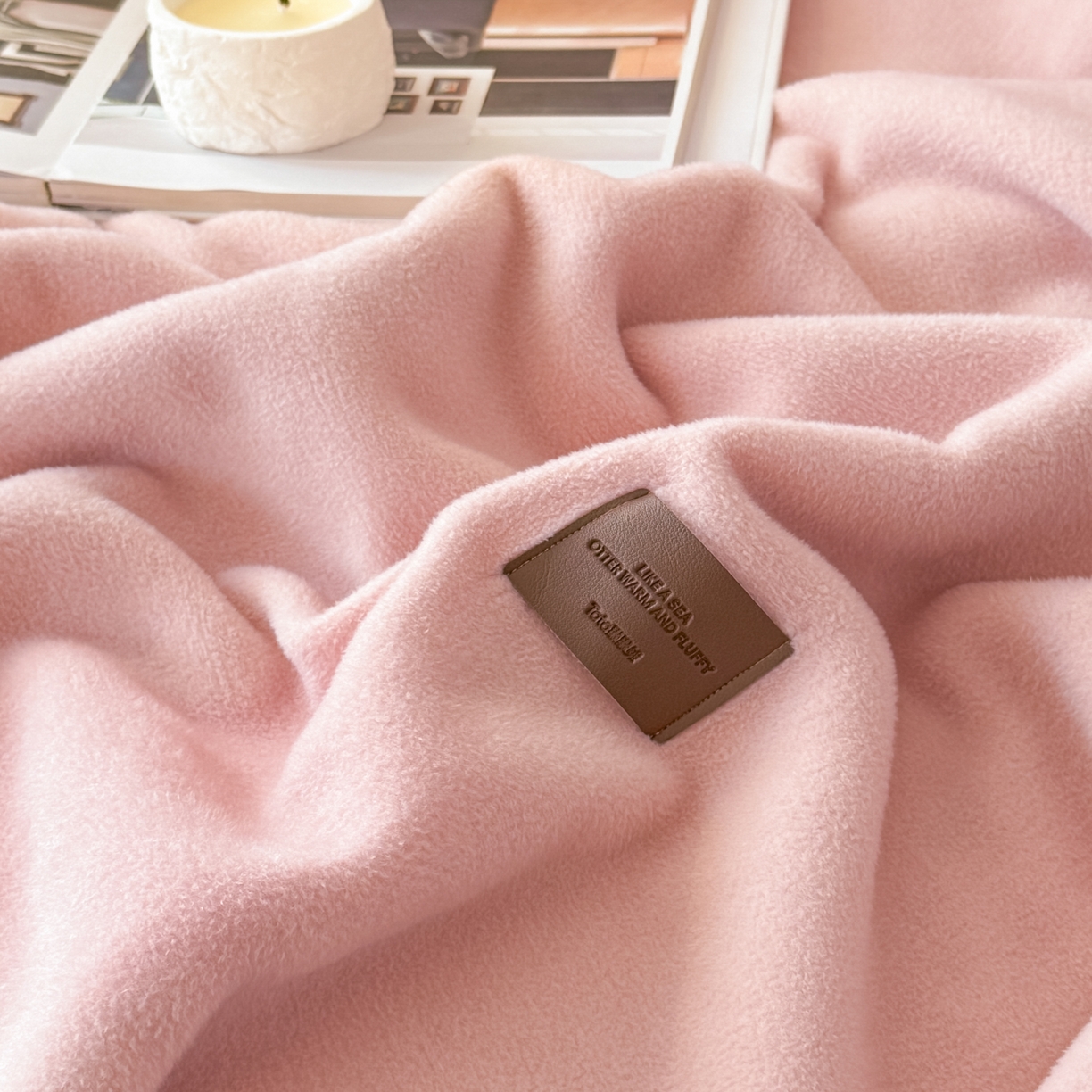 91家纺网 家纺一手货源 找家纺 金喜 2025新款双面仿羊绒多功能毯盖毯 毯子毛毯 浅粉