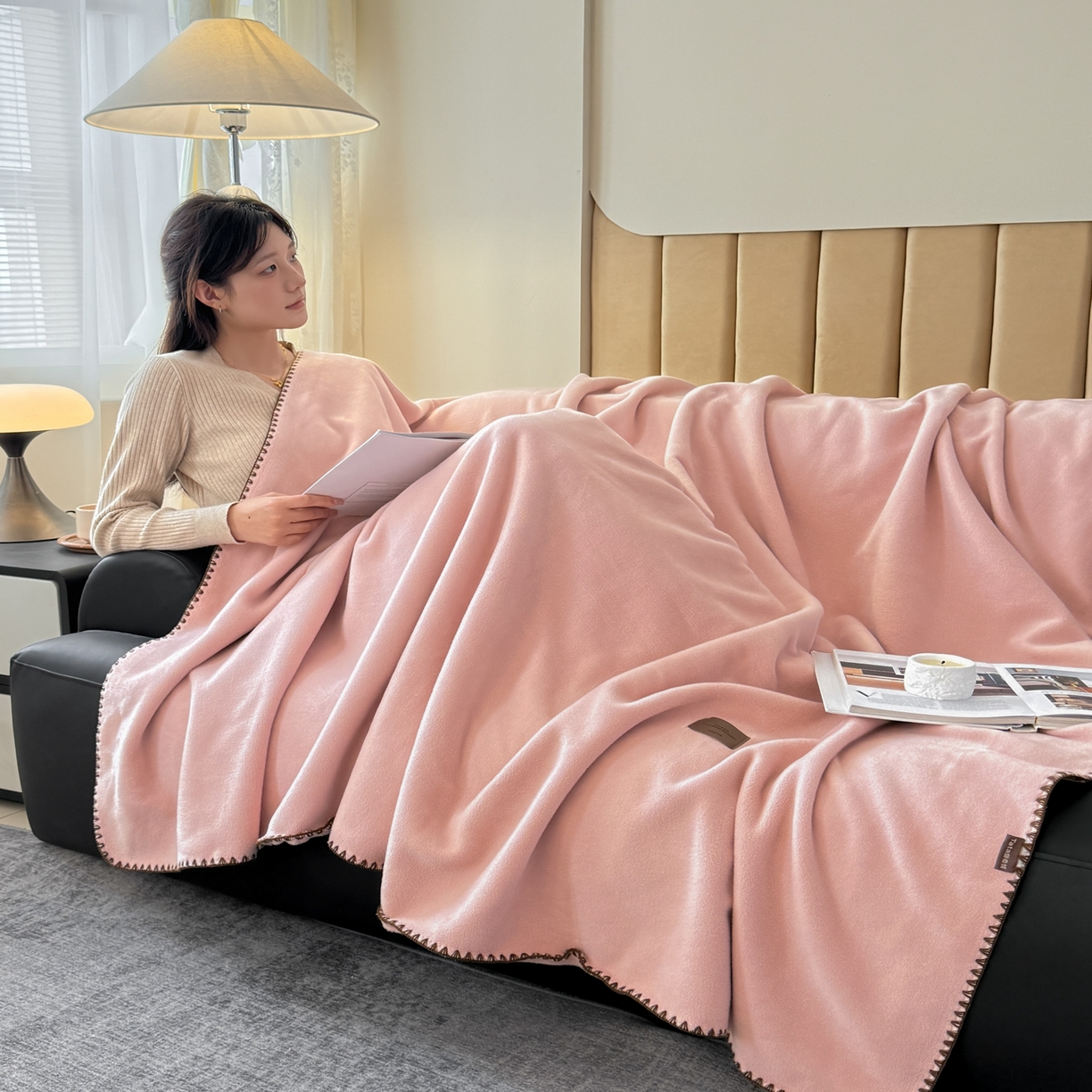 91家纺网 家纺一手货源 找家纺 金喜 2025新款双面仿羊绒多功能毯盖毯 毯子毛毯 浅粉