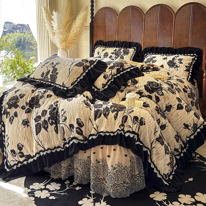 91家纺网 家纺一手货源 找家纺 虹星家纺 2025新款雕花牛奶绒床裙三件套-花溪系列 花溪-奶油黄